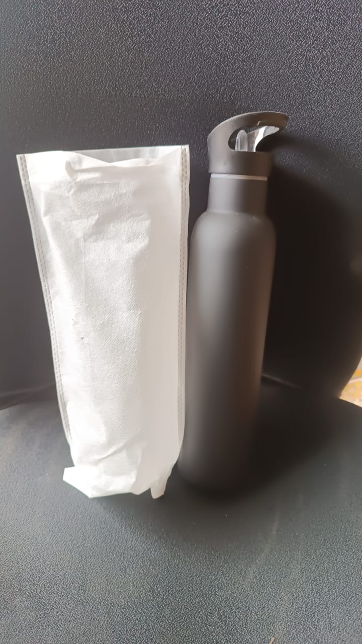 Sports Water Bottle – Matte Finish Leak-Proof Reusable Bottle 900 ML Approx (1 Pc) Sports Water Bottle – Matte Finish Leak-Proof Reusable Bottle 900 ML Approx (1 Pc)