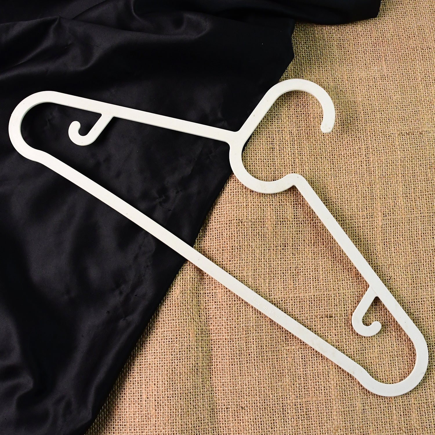 Premium Multipurpose Non-Slip Clothes Hanger (1 Pc)
