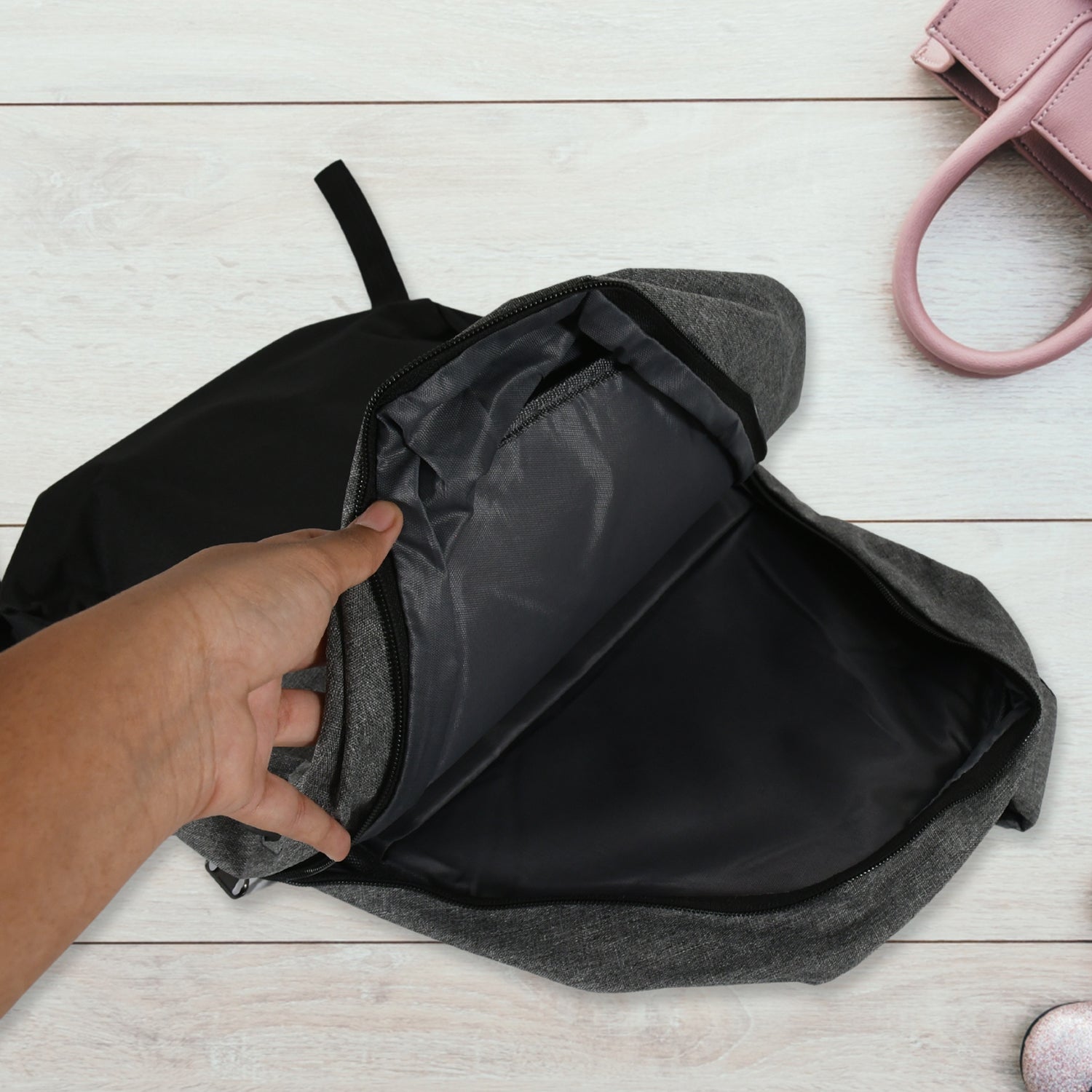 12826 USB Point Laptop Bag Used Widely In All Kinds Of Official Purposes As A Laptop Holder And Cover And Make's The Laptop Safe And Secure (1 pc)