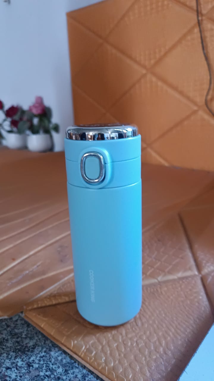 Stainless Steel Insulated Vacuum Bottle With Insulated Cap Lock (350ml Approx)