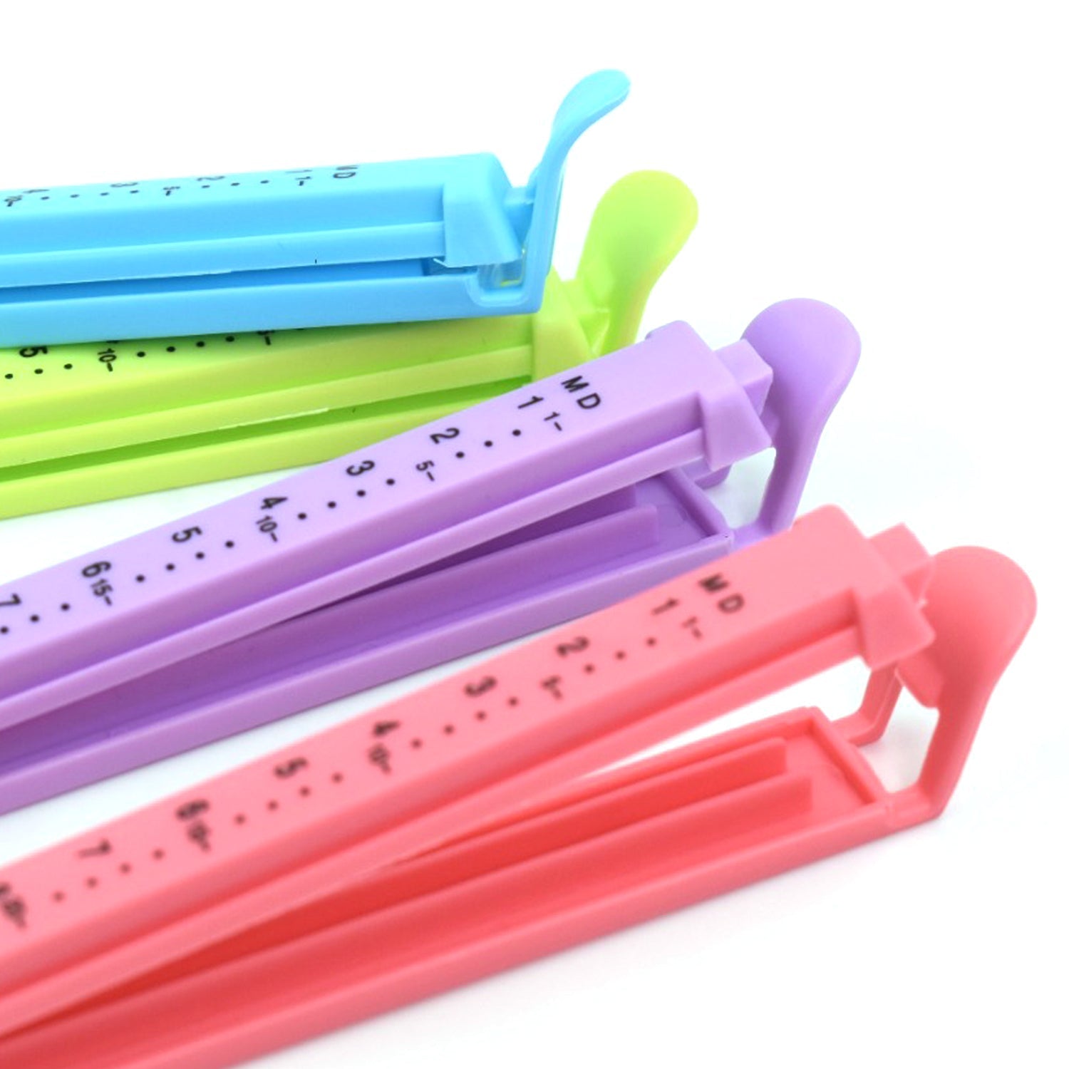 6172 large Plastic Food Pouch Clip Sealer for Keeping Food Fresh for Home Kitchen Camping, Set of 4 (Multicolor) freeshipping - DeoDap