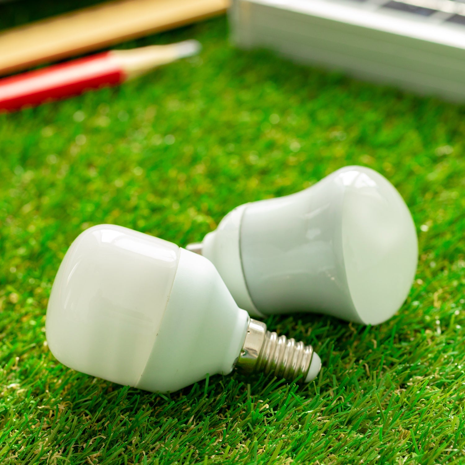 3395 High-Power 5 W LED Light Bulb, Brightness LED Bulb White, General Lighting Bulb, Energy Saver Superior Light , LED Bulb, Cool White For every room: bedroom, living room, kitchen, garage, bathroom (5 Watt)