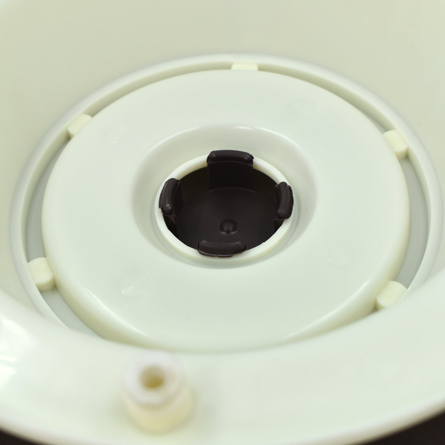 2733 Cake Brown Turntable used widely in bakeries and some of the household places while making and decorating cake and all purposes. freeshipping - DeoDap