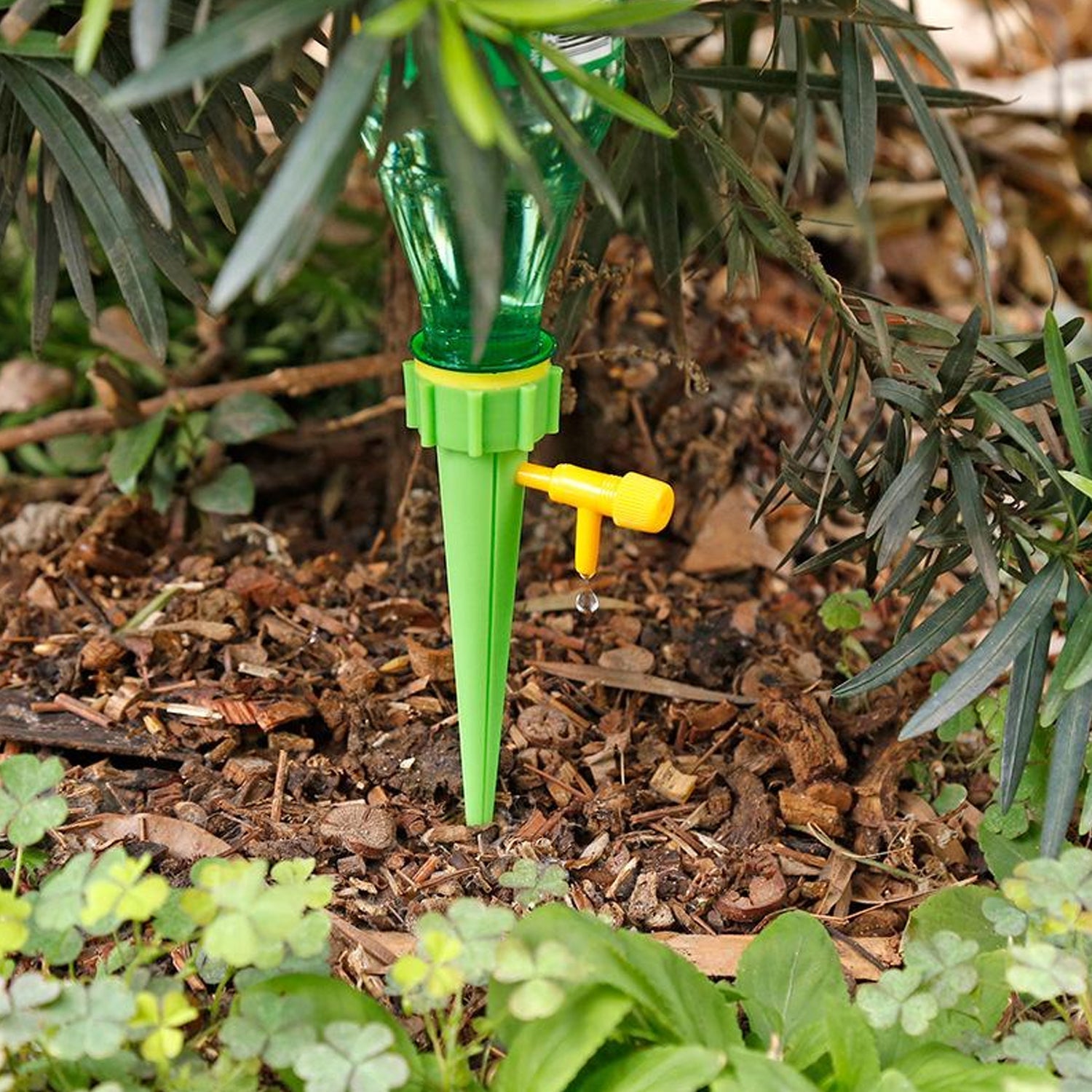 7412 Plant Watering Spikes self Watering Spikes Water dripper for Plants, Adjustable Plant Watering Devices with Slow Release Control Valve Switch (1Pc)