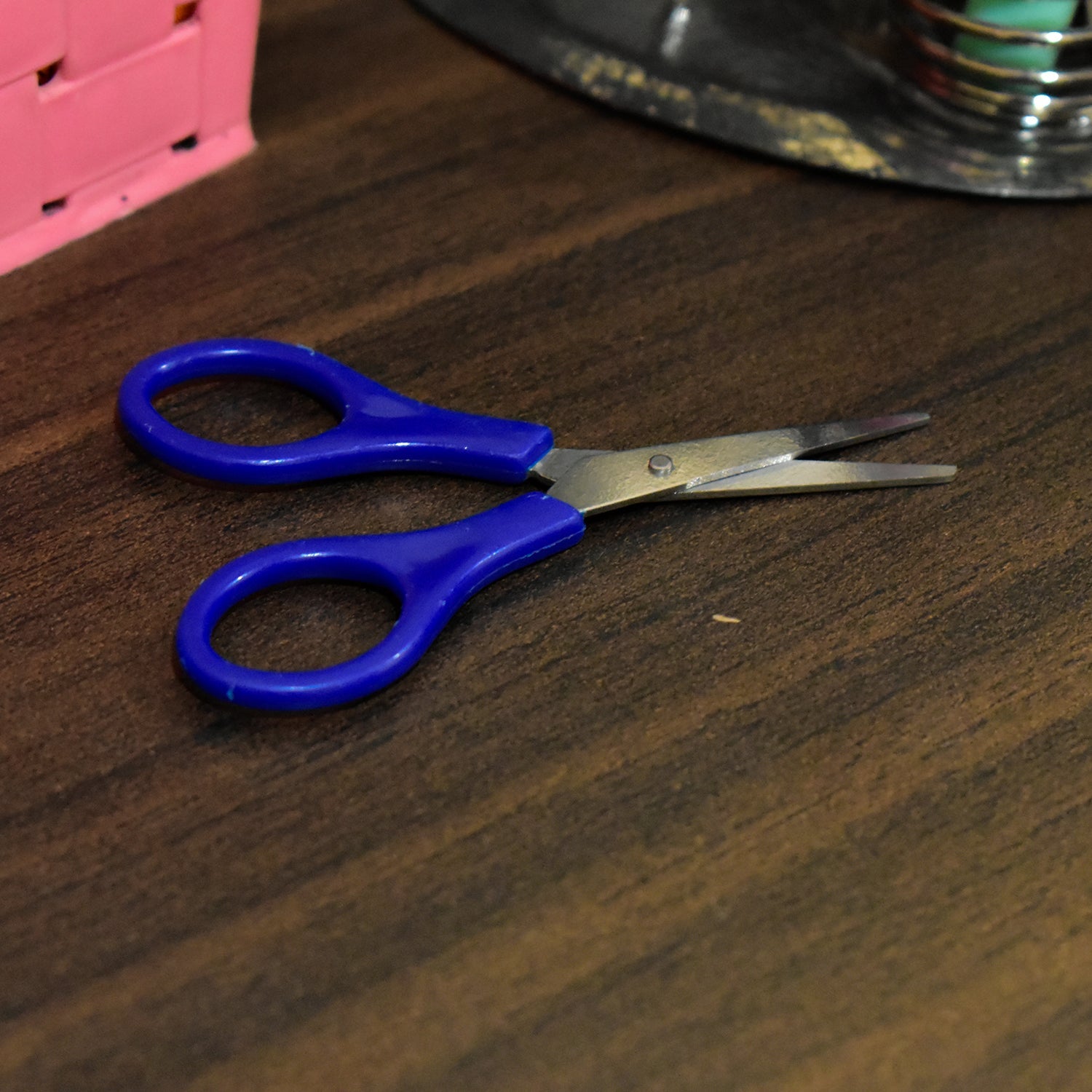 7622 cn Scissor For Cutting And Designing Purposes By Students And All Etc. DeoDap