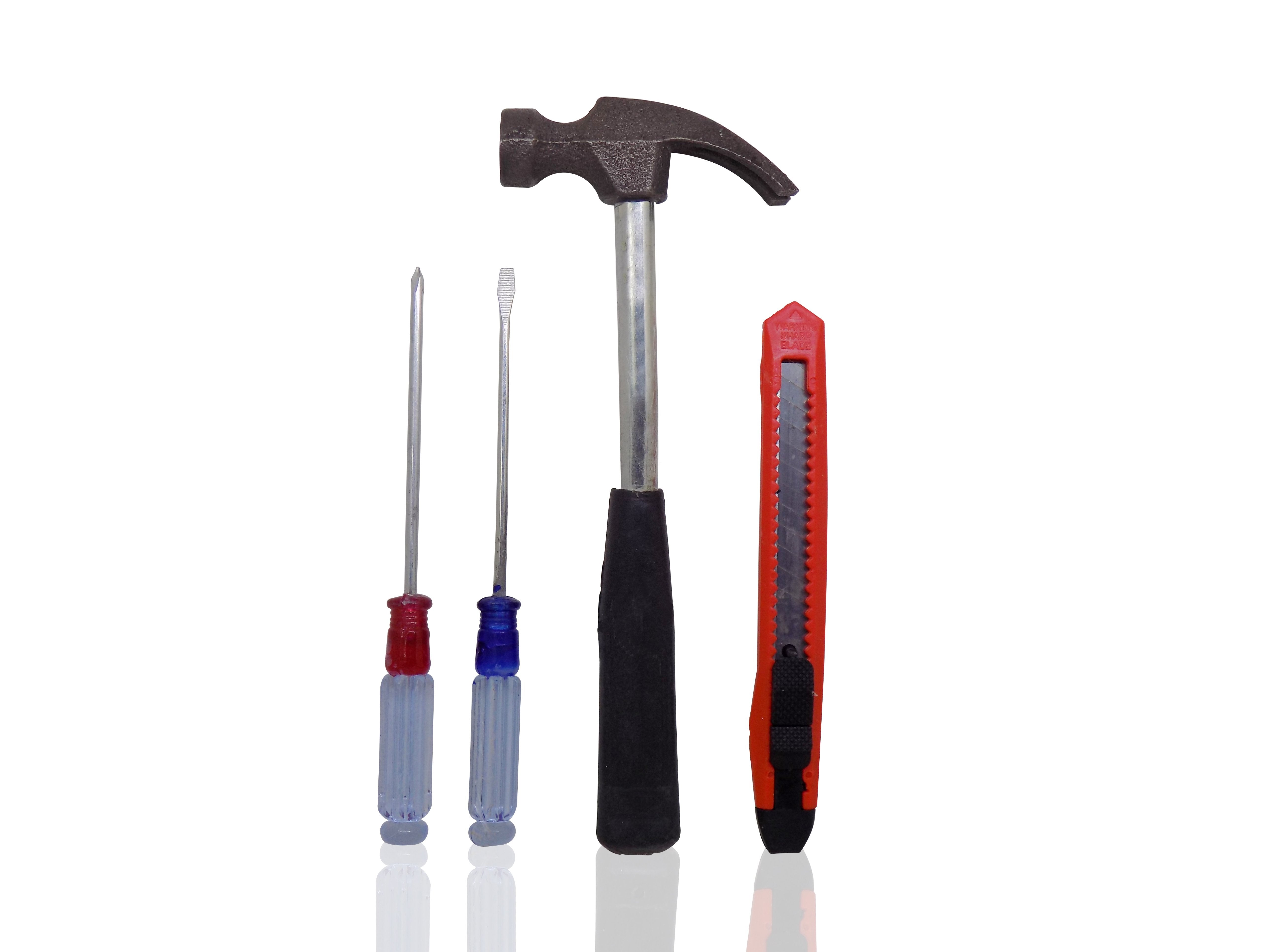 0498 Professional Utility Cutter Set- 4pcs ( Screw Drivers, Hammer and Cutter) - SkyShopy