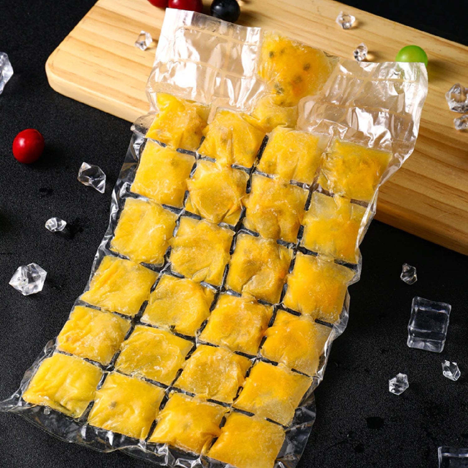 2905 Disposable Ice Cube Bags, Stackable Easy Release Ice Cube Mold Trays Self-Seal Freezing Maker, Cold Ice Pack Cooler Bag for Cocktail Food Wine DeoDap
