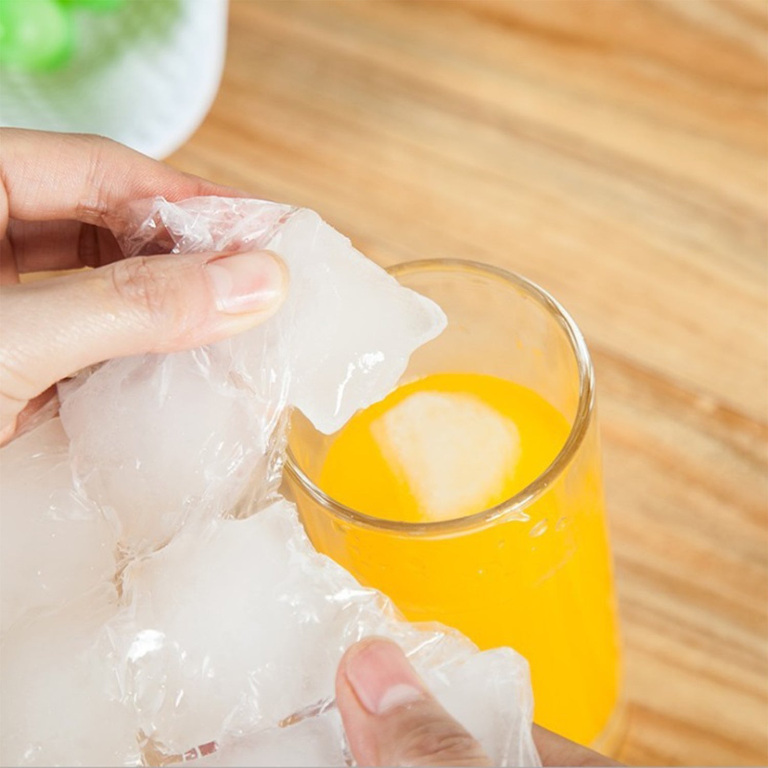 2905 Disposable Ice Cube Bags, Stackable Easy Release Ice Cube Mold Trays Self-Seal Freezing Maker, Cold Ice Pack Cooler Bag for Cocktail Food Wine DeoDap