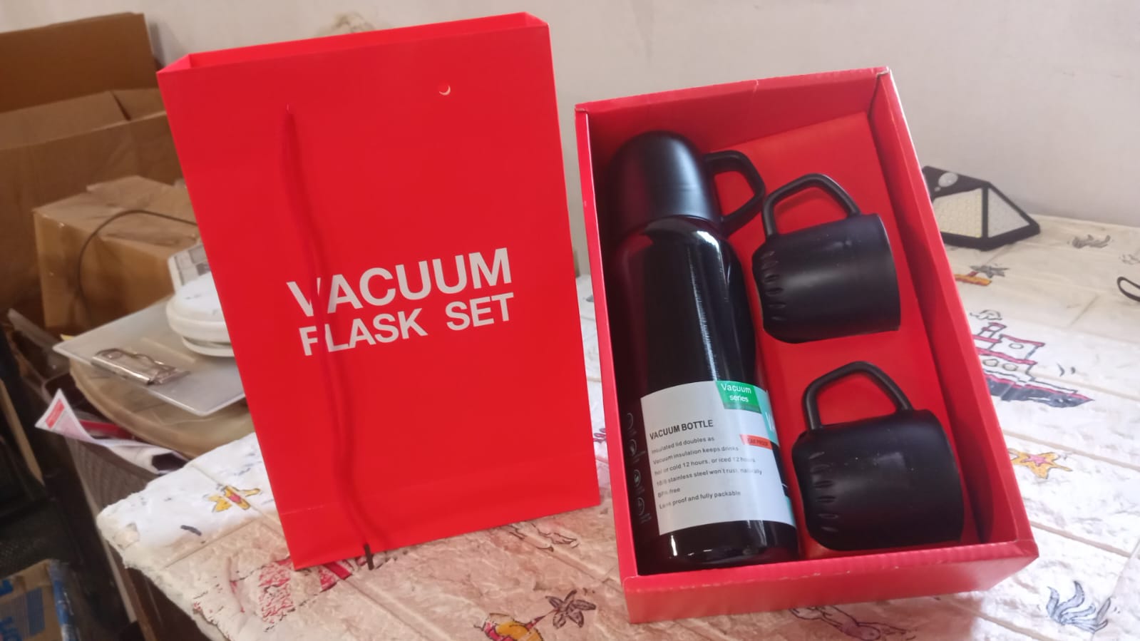 5533 Vacuum Flask Set Stainless Steel Thermos With 3 Cup Creative Gift Set With Cover Handle Portable Car Water Bottle Set (Approx 500ml)